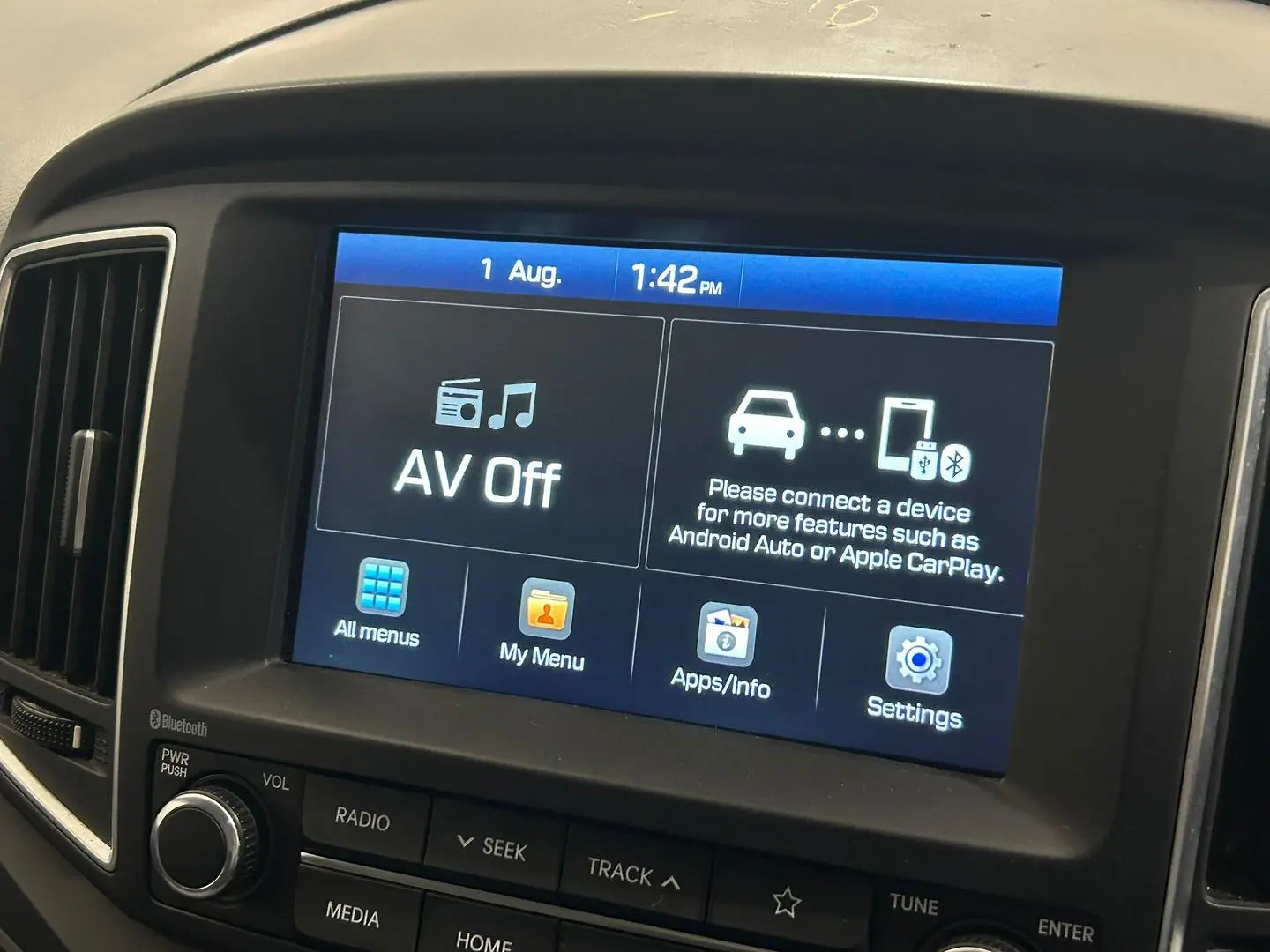 2020 Hyundai iLoad Gallery Image 15