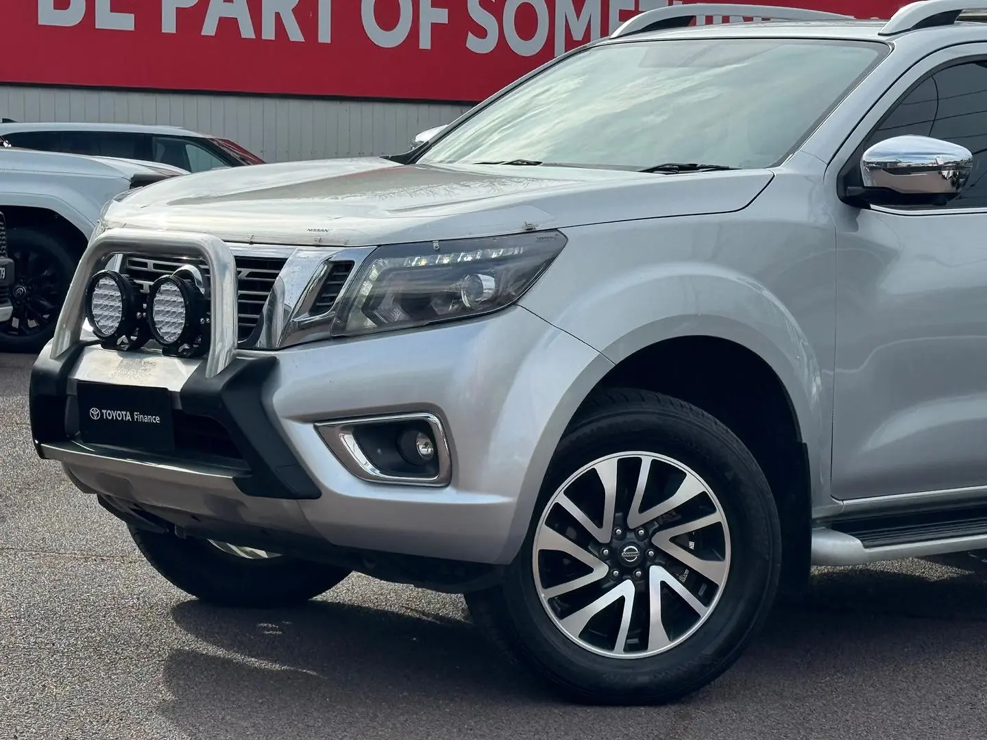 2020 Nissan Navara Gallery Image 11