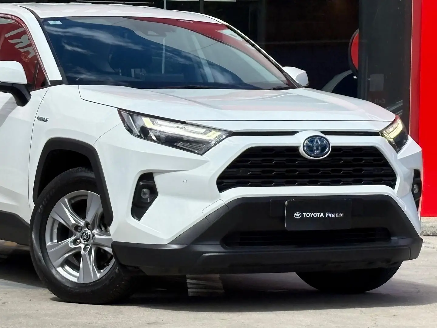 2022 Toyota RAV4 Gallery Image 2
