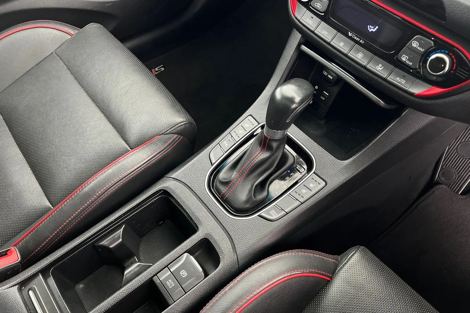 2018 Hyundai i30 Gallery Image 14