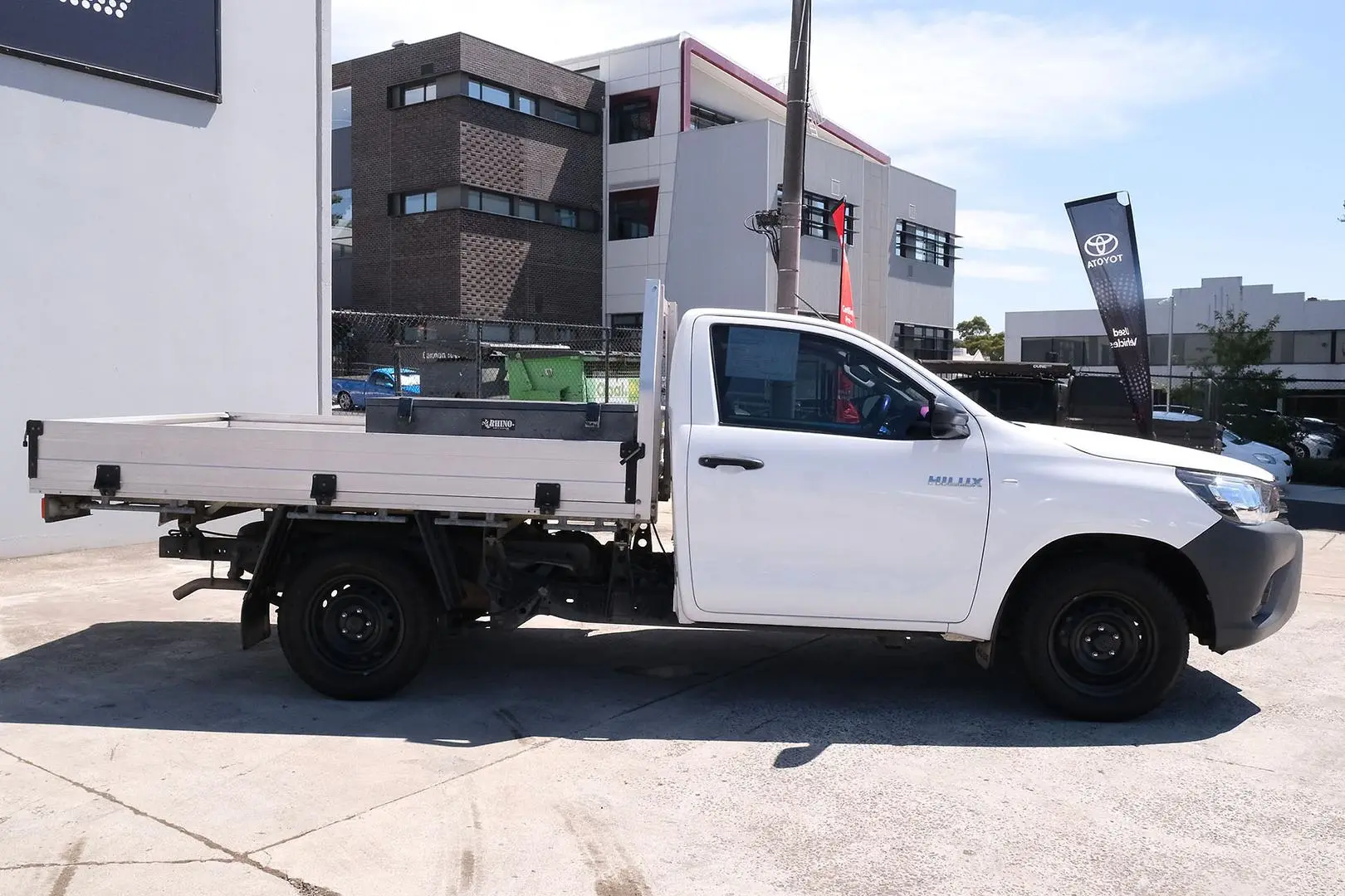 2017 Toyota Hilux Gallery Image 5