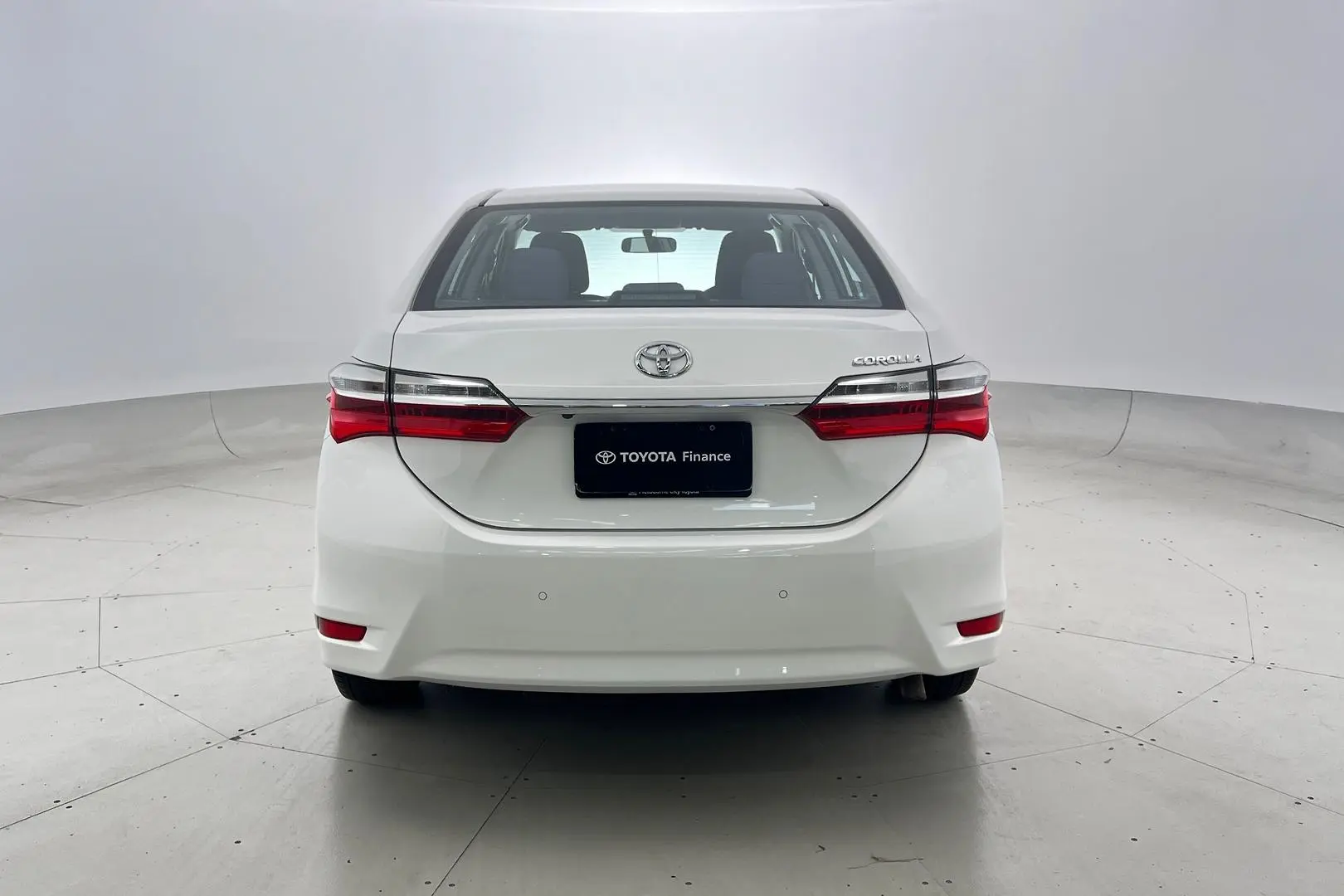2018 Toyota Corolla Gallery Image 6