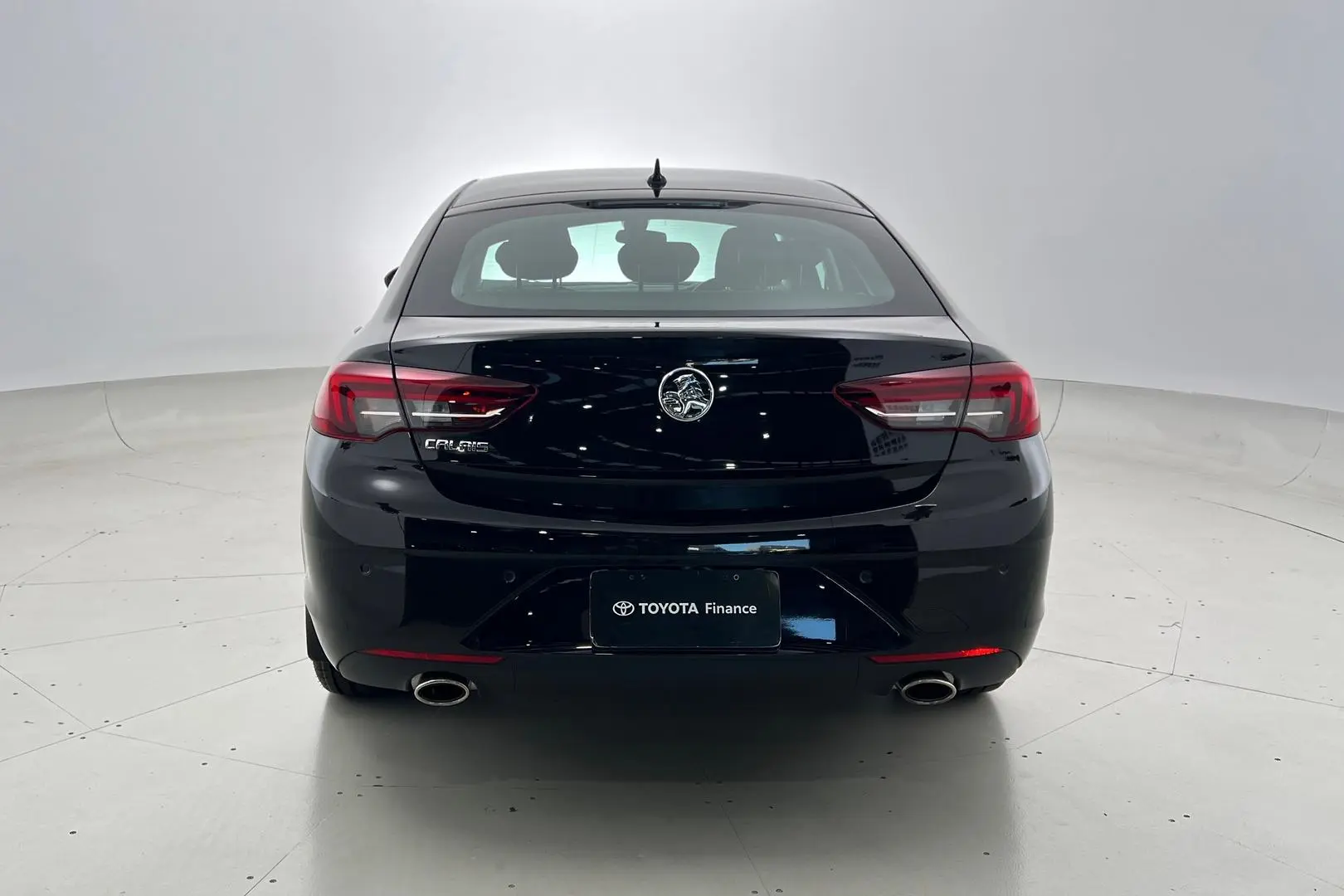 2019 Holden Calais Gallery Image 6
