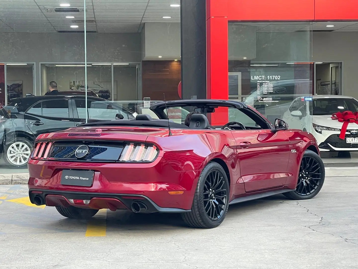 2017 Ford Mustang Gallery Image 10
