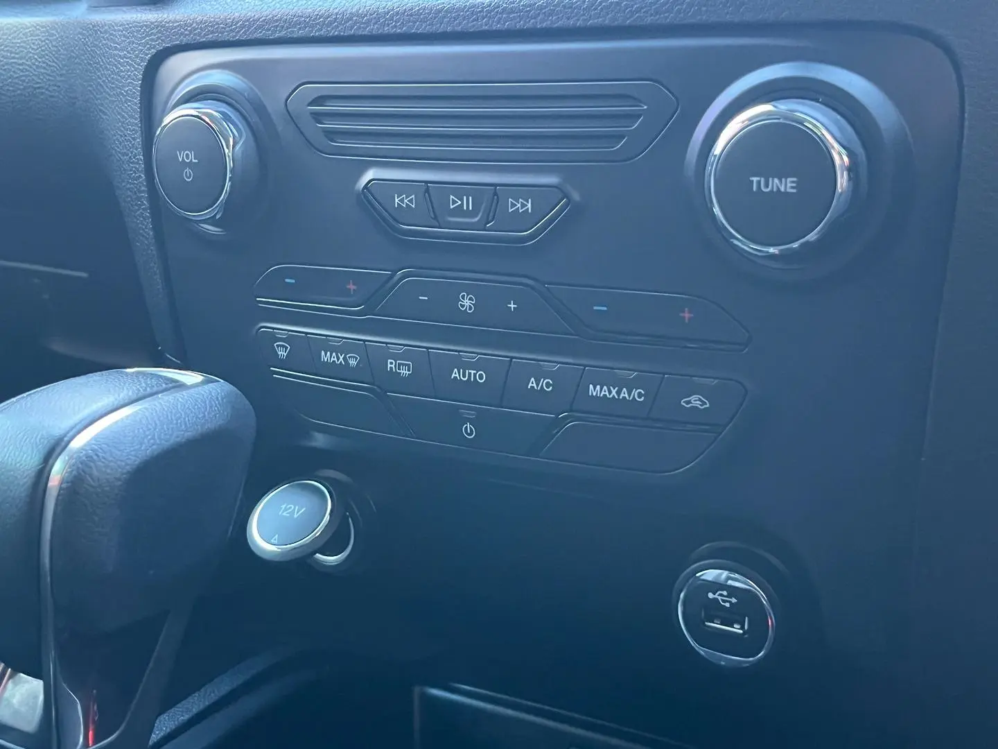 2022 Ford Everest Gallery Image 22