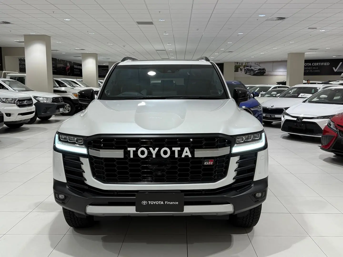 2023 Toyota Landcruiser Gallery Image 4