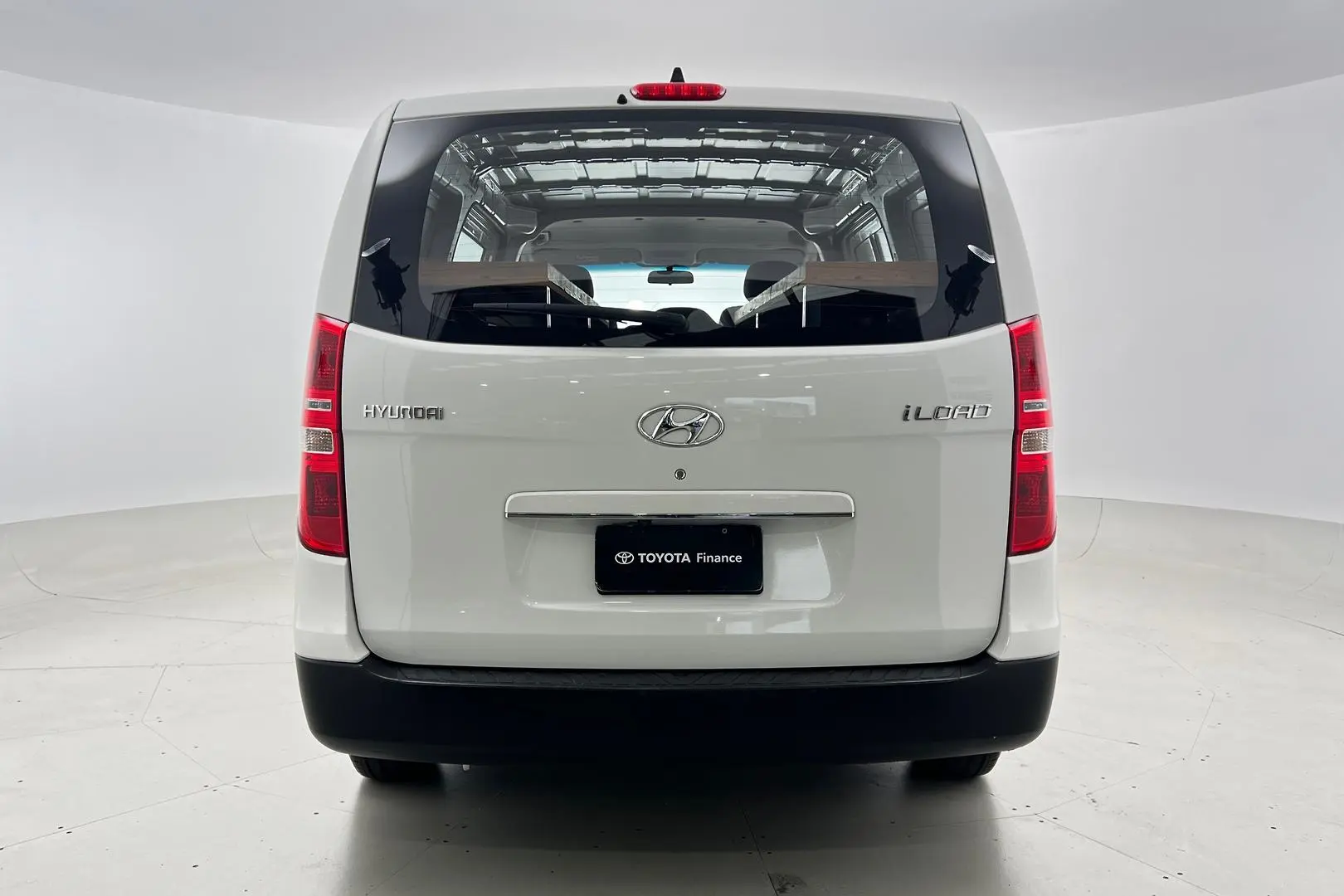 2021 Hyundai iLoad Gallery Image 6