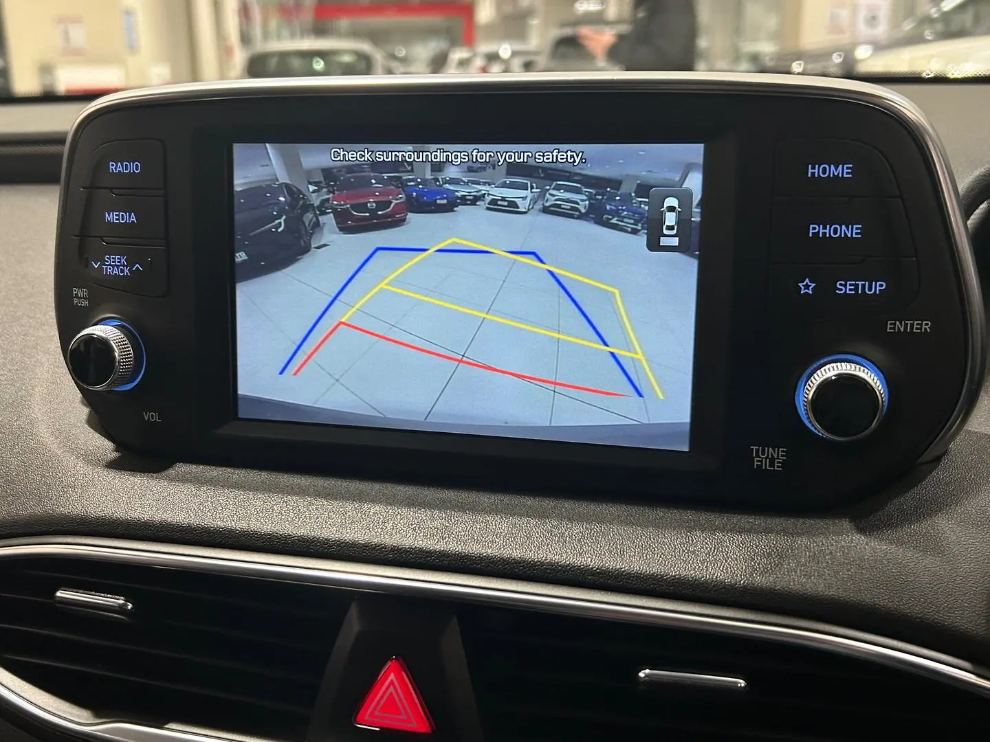 2020 Hyundai Santa Fe Gallery Image 18