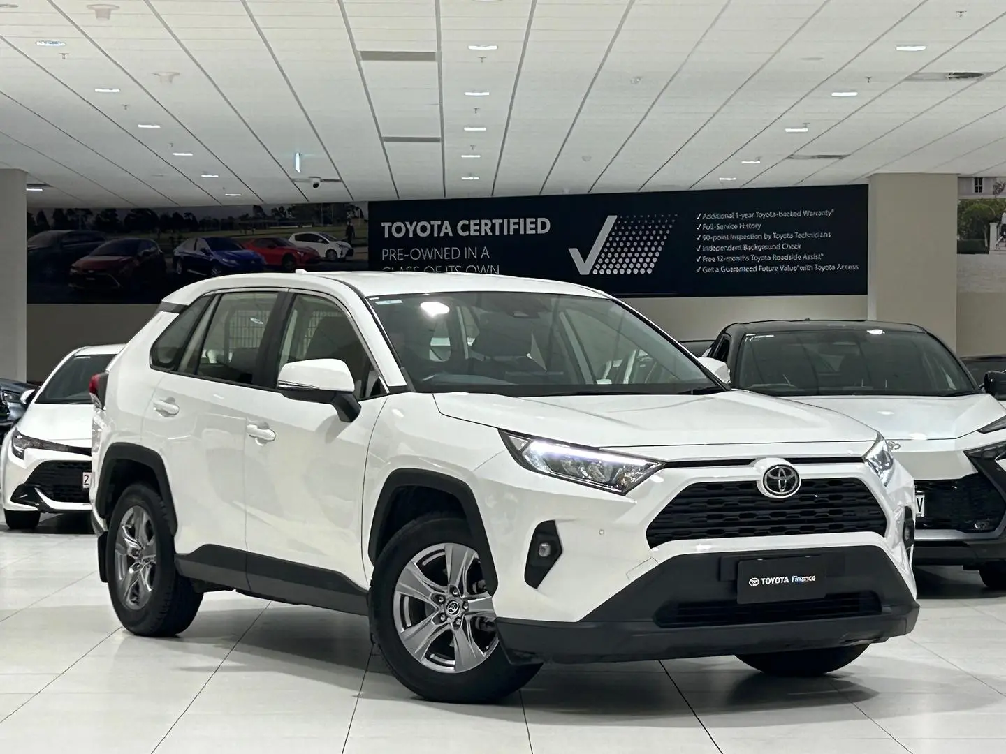 2022 Toyota RAV4 Gallery Image 1
