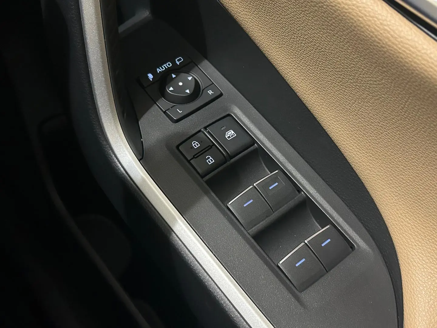 2024 Toyota RAV4 Gallery Image 24