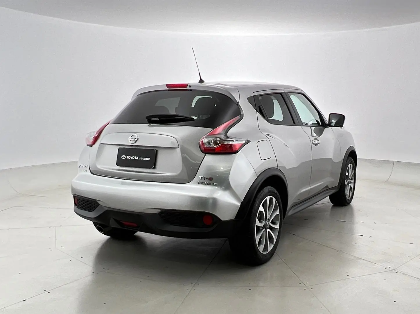 2018 Nissan JUKE Image 3