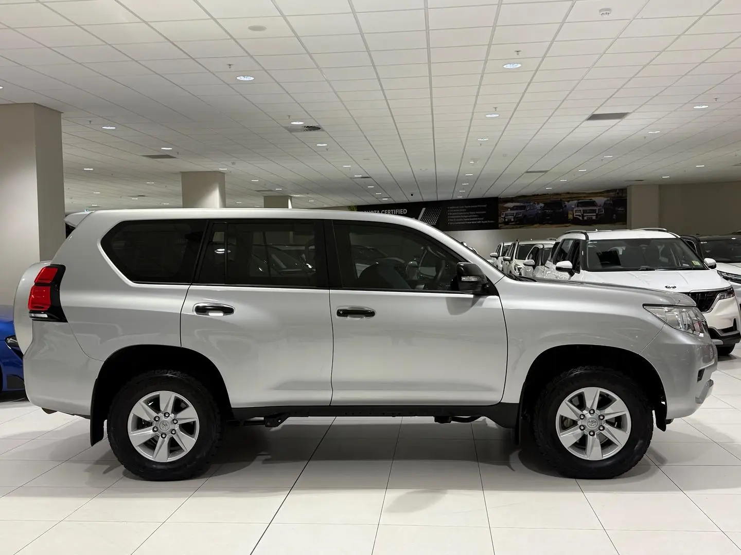 2022 Toyota Landcruiser Prado Gallery Image 2