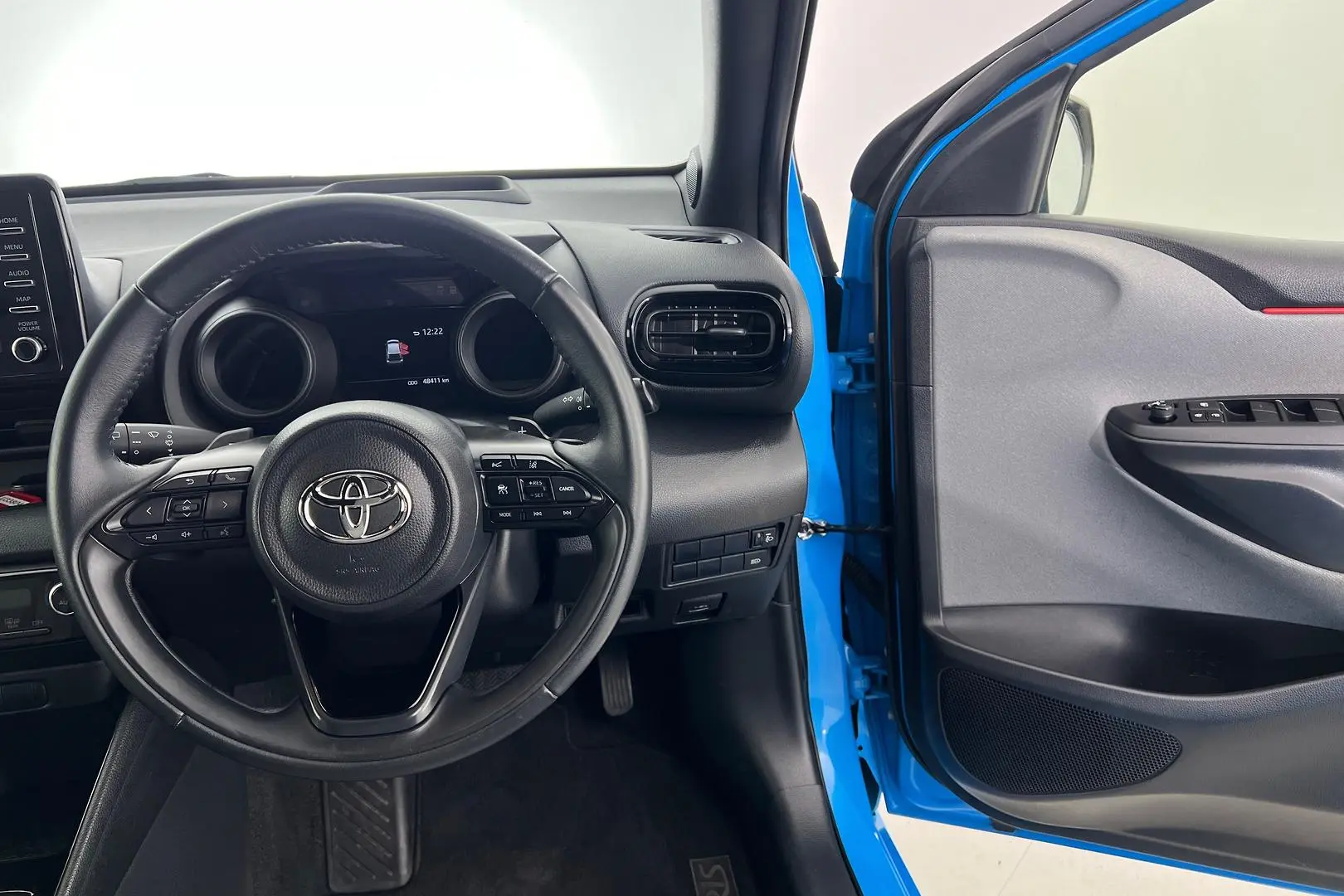 2021 Toyota Yaris Gallery Image 15