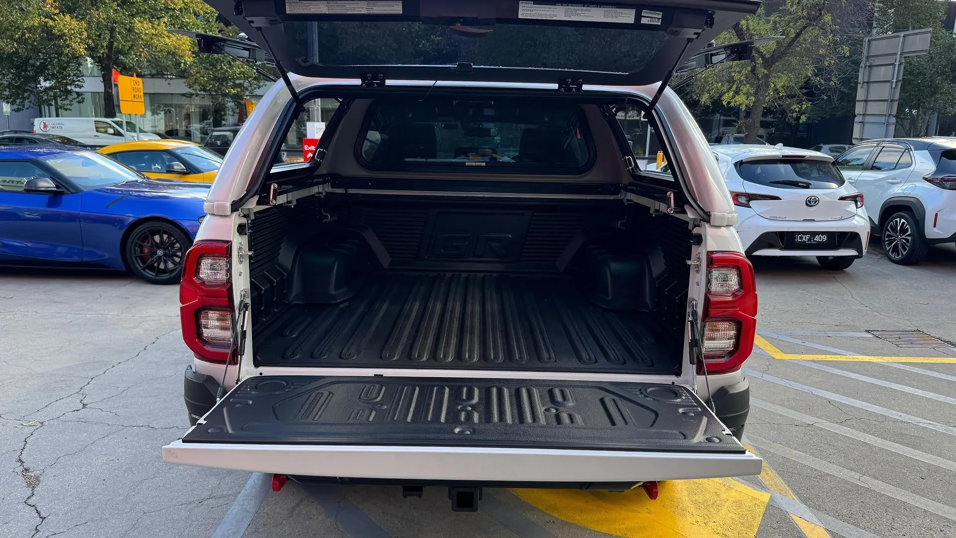 2024 Toyota Hilux Gallery Image 17