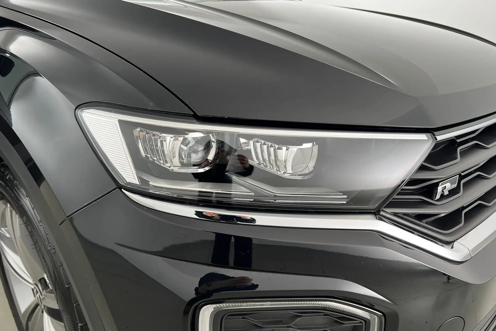 2021 Volkswagen T-Roc Gallery Image 2
