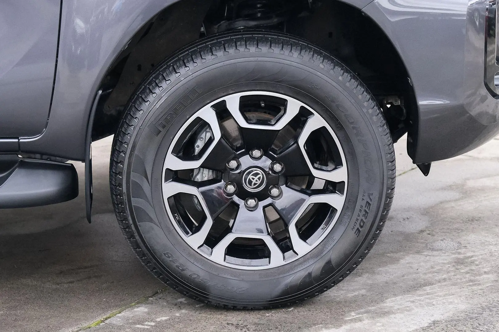 2021 Toyota Hilux Gallery Image 6