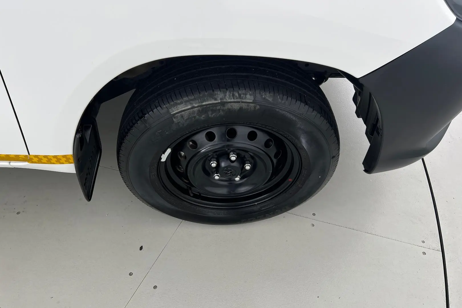 2022 Toyota Hilux Gallery Image 15