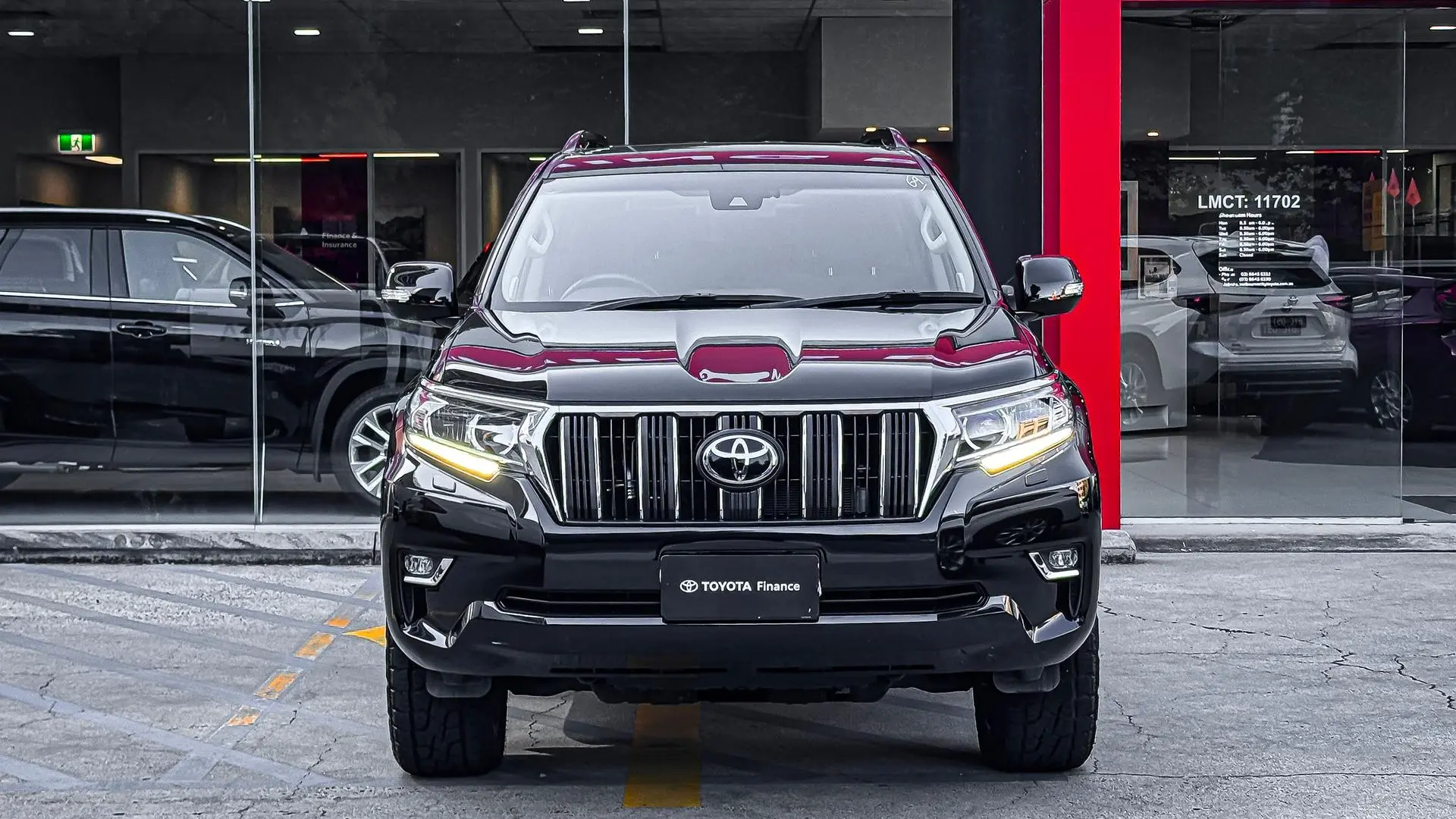 2022 Toyota Landcruiser Prado Gallery Image 10