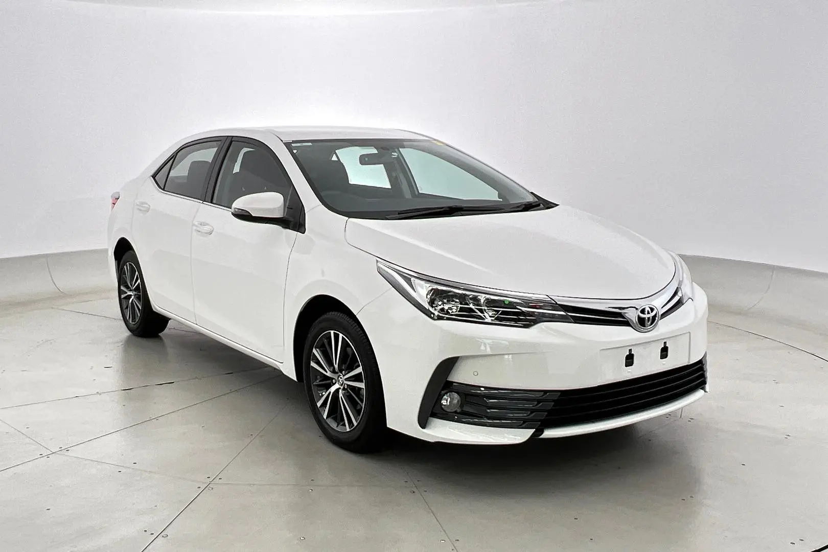 2018 Toyota Corolla Image 1