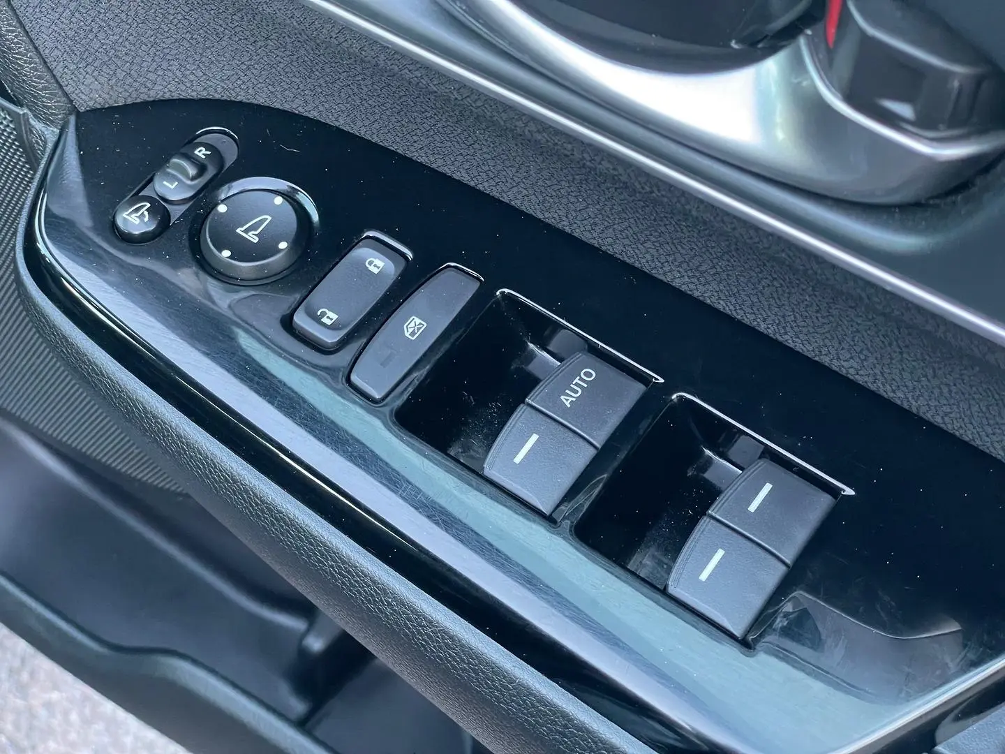 2018 Honda CR-V Gallery Image 13