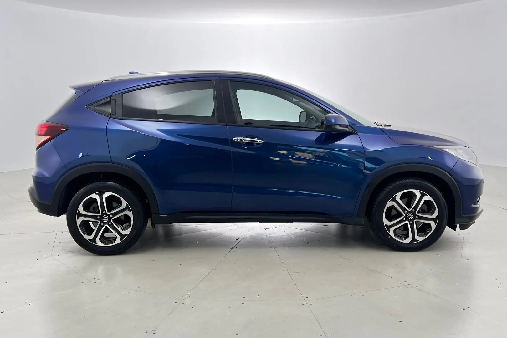 2018 Honda HR-V Gallery Image 3