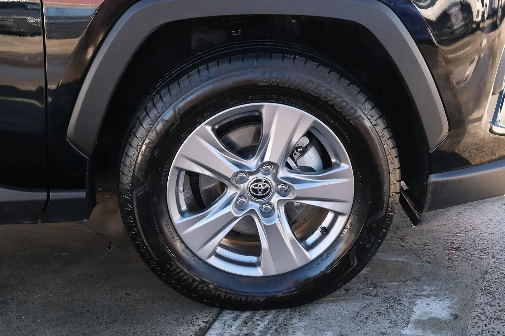 2023 Toyota RAV4 Gallery Image 6