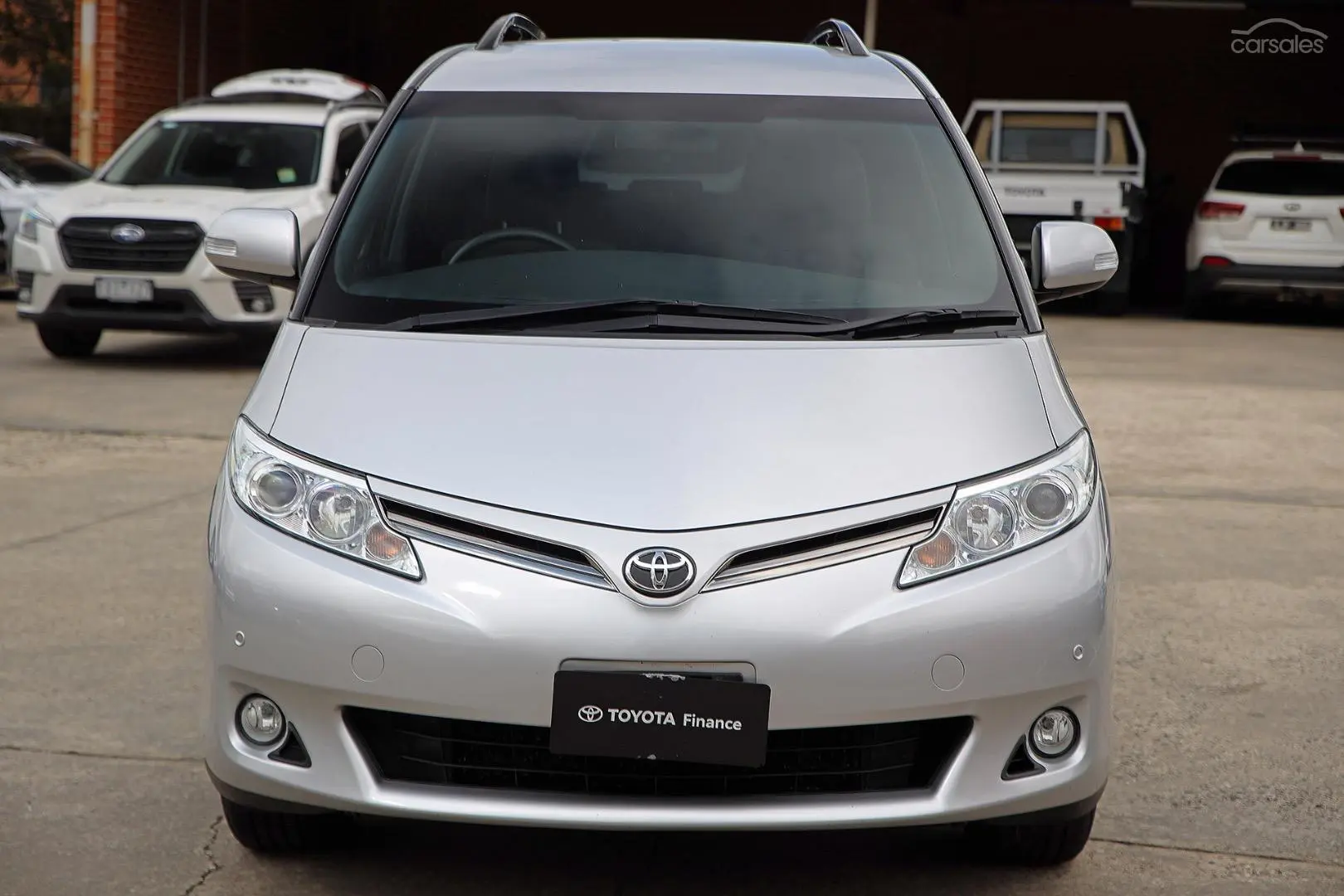 2019 Toyota Tarago Image 4