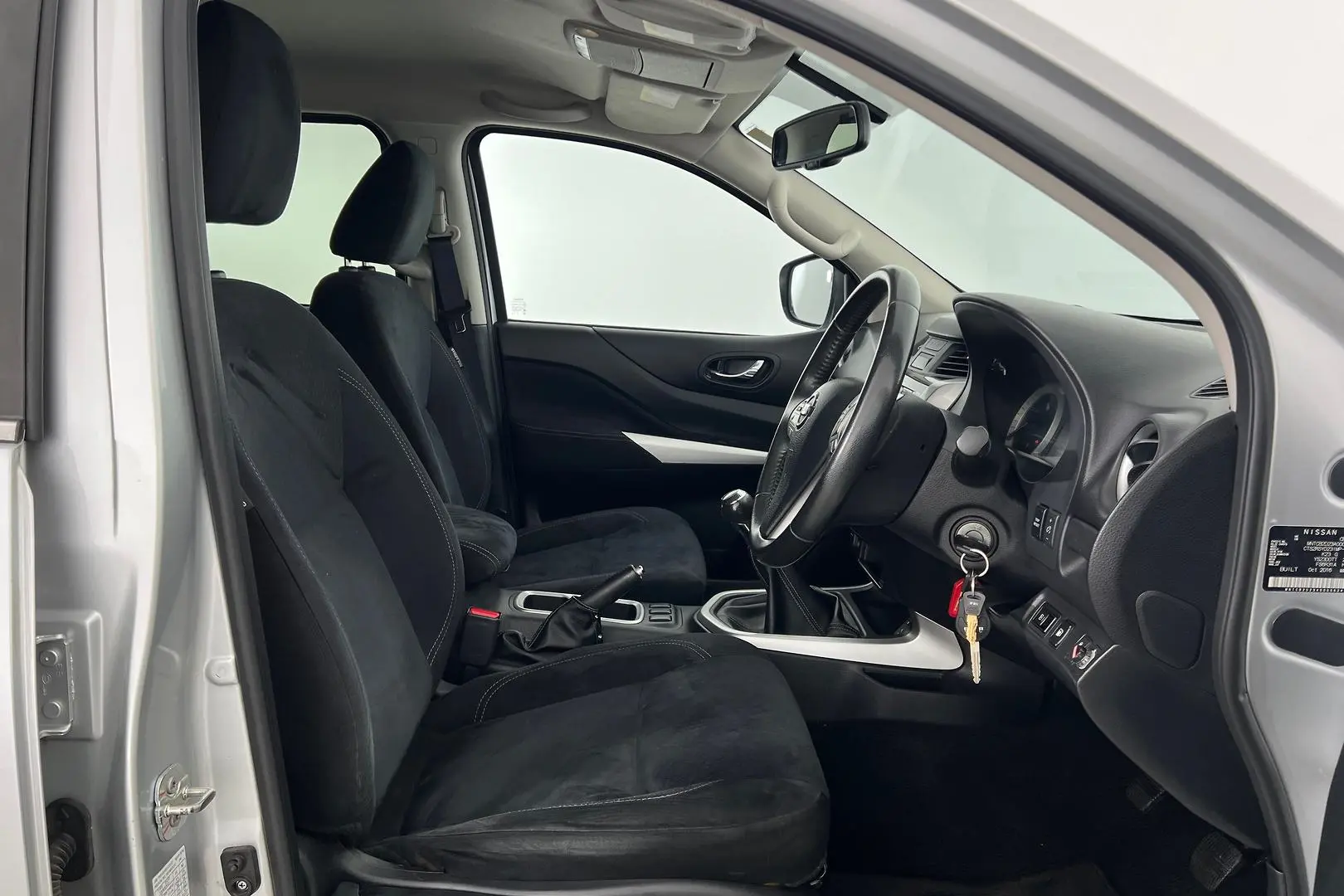2017 Nissan Navara Gallery Image 11
