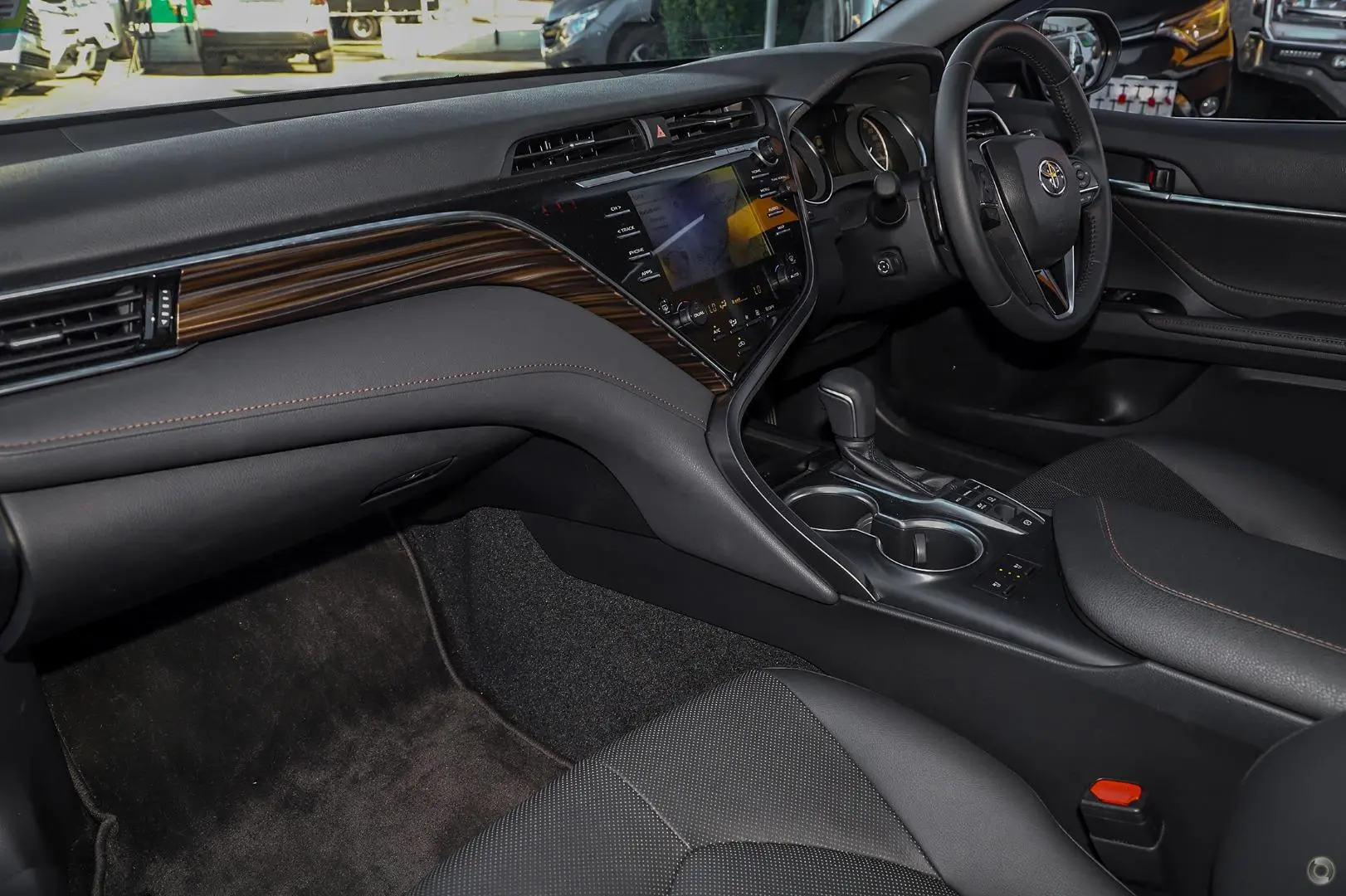 2020 Toyota Camry Gallery Image 6