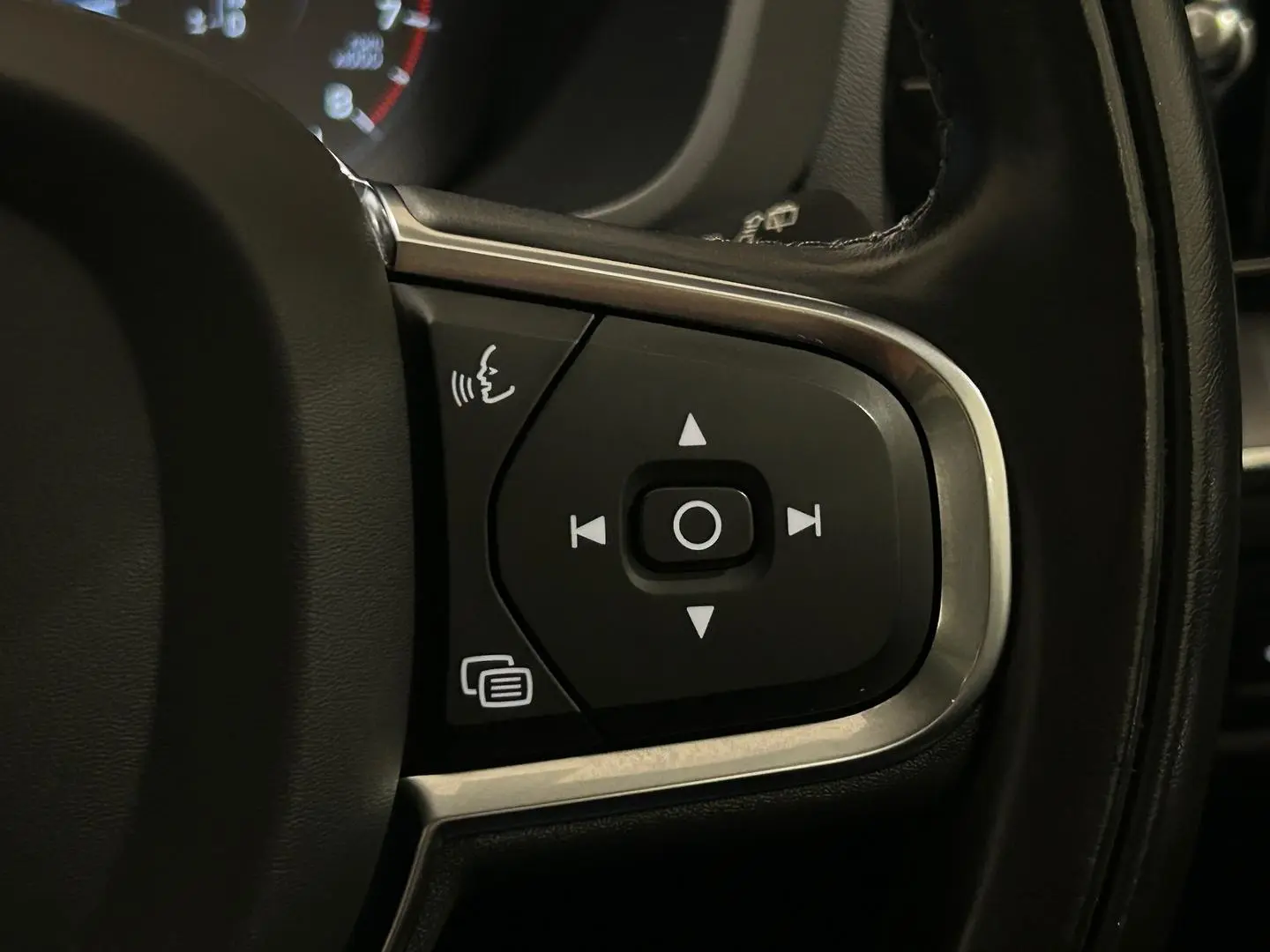 2020 Volvo XC60 Gallery Image 26