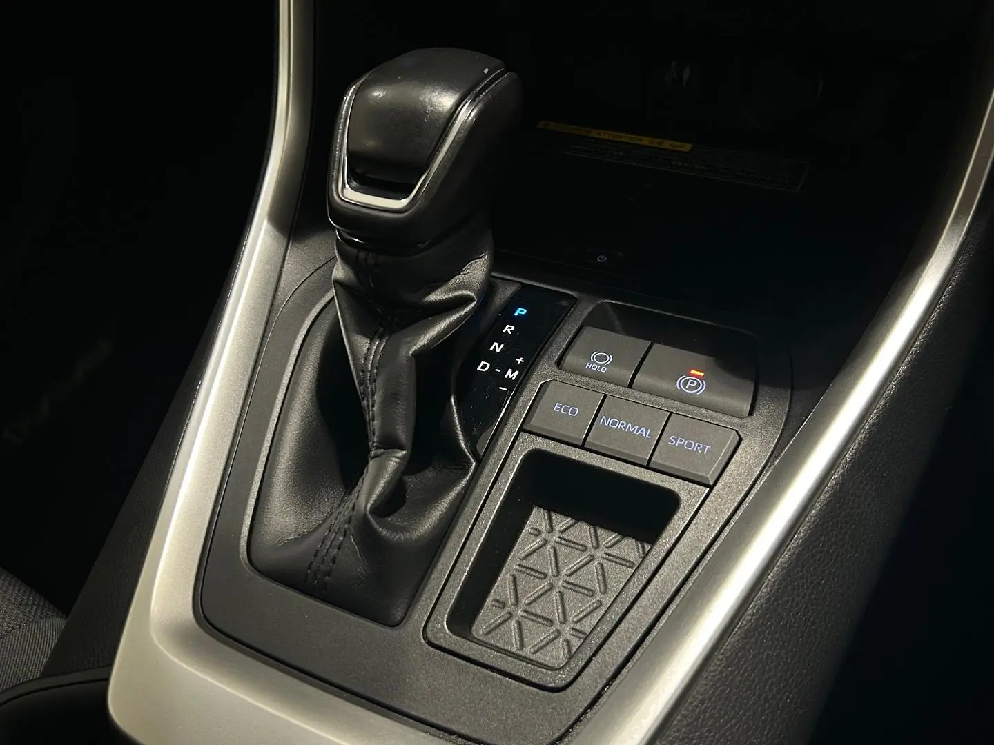 2019 Toyota RAV4 Gallery Image 18