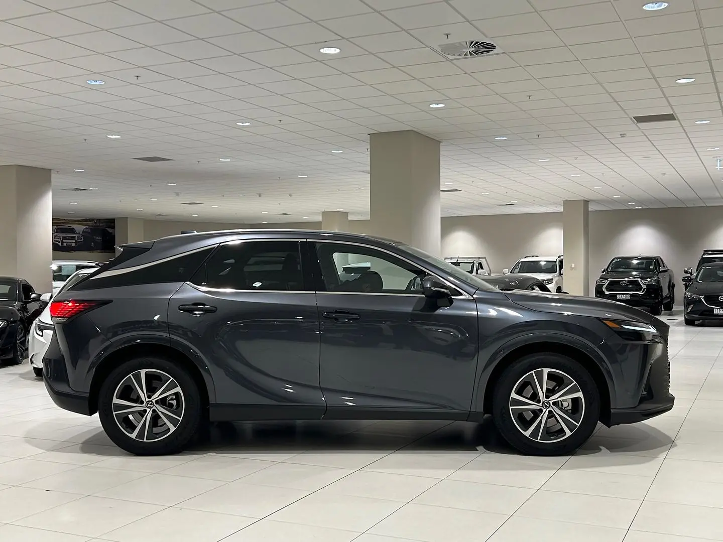 2024 Lexus RX Gallery Image 2