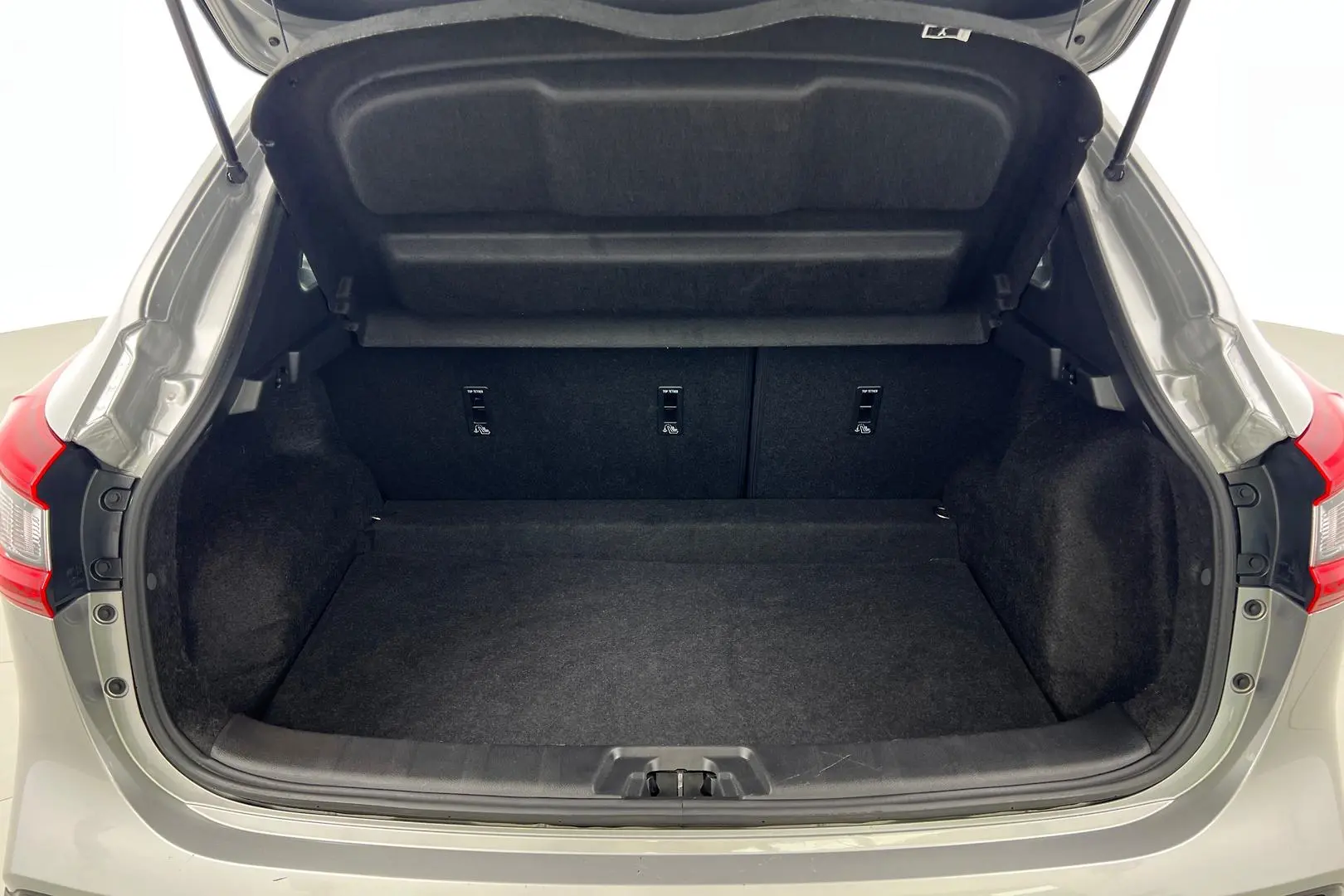 2019 Nissan QASHQAI Gallery Image 20
