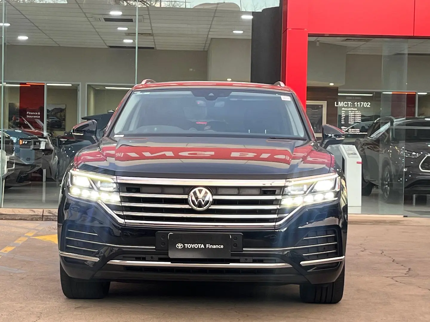 2020 Volkswagen Touareg Gallery Image 7