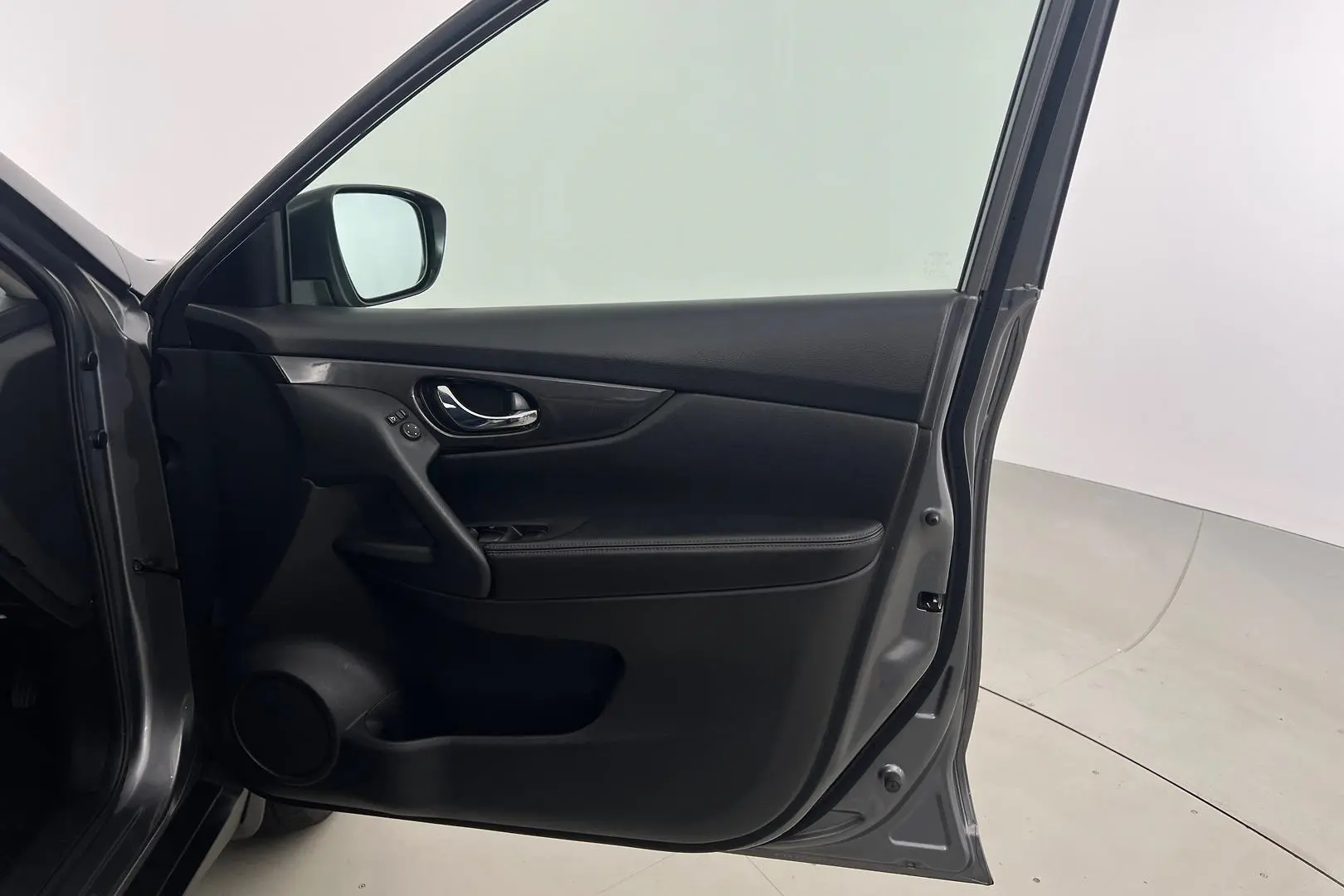 2021 Nissan X-TRAIL Gallery Image 22