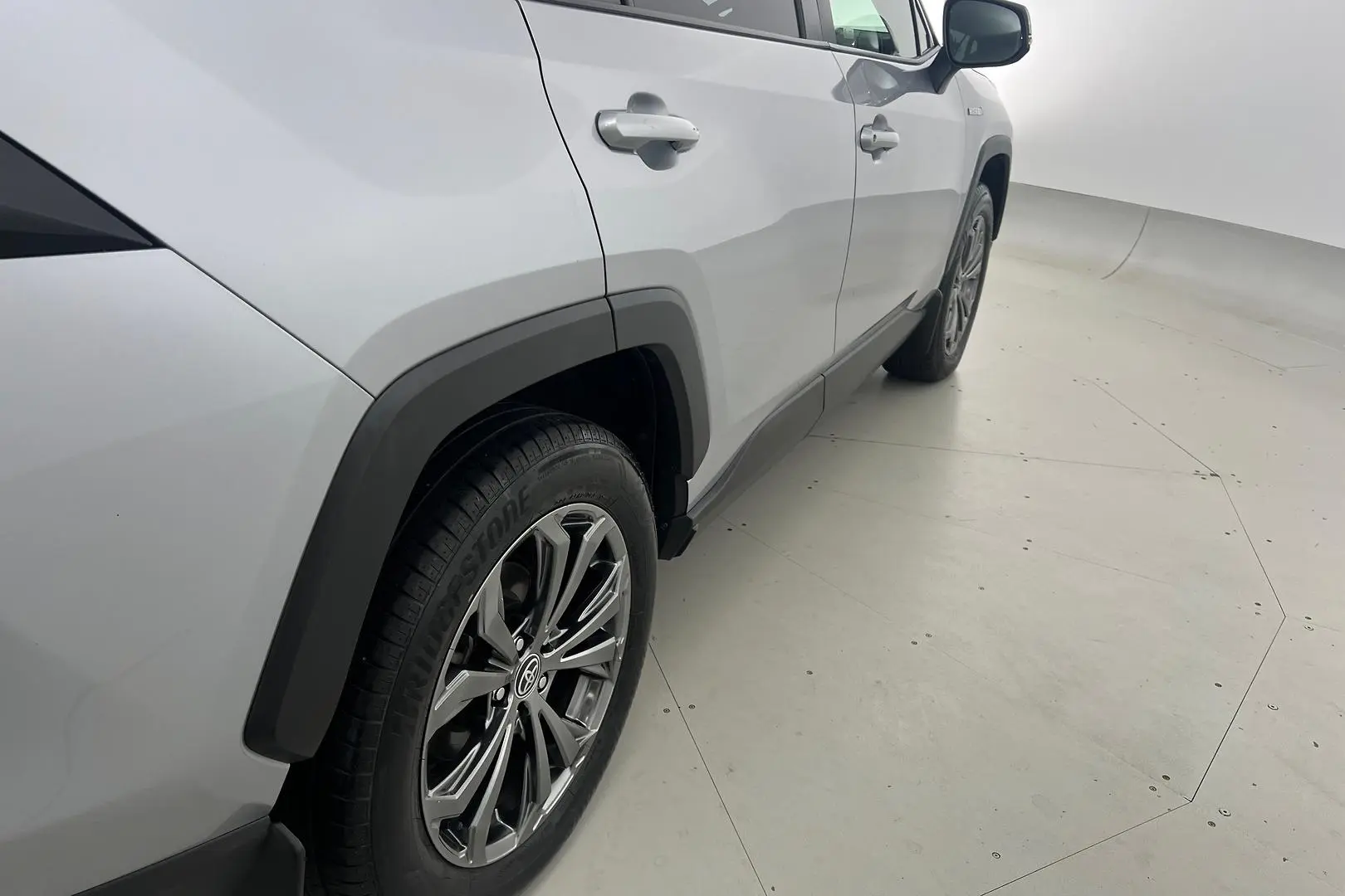 2022 Toyota RAV4 Gallery Image 4