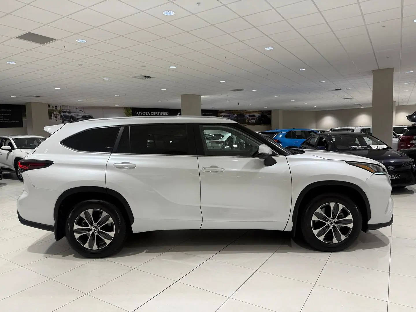 2023 Toyota Kluger Gallery Image 2