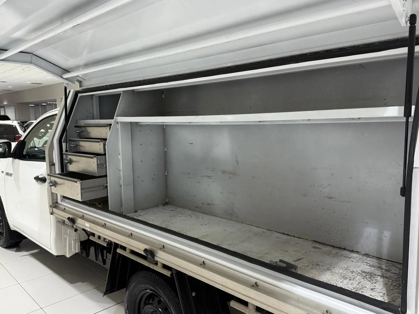 2019 Toyota Hilux Gallery Image 11