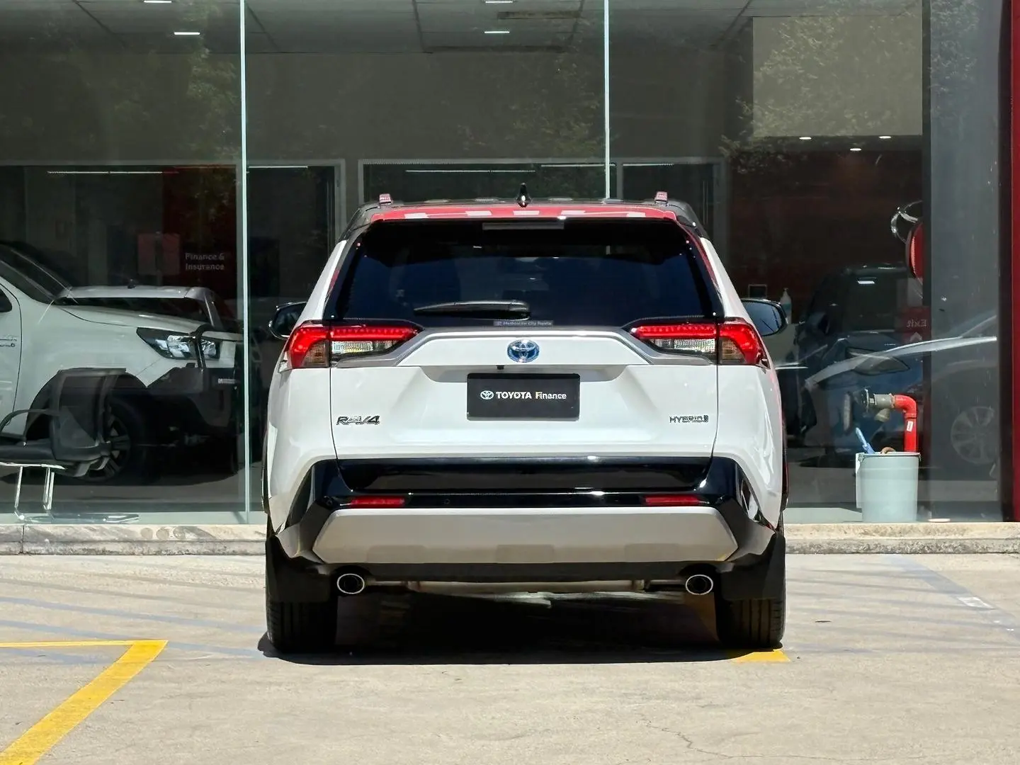 2024 Toyota RAV4 Gallery Image 8