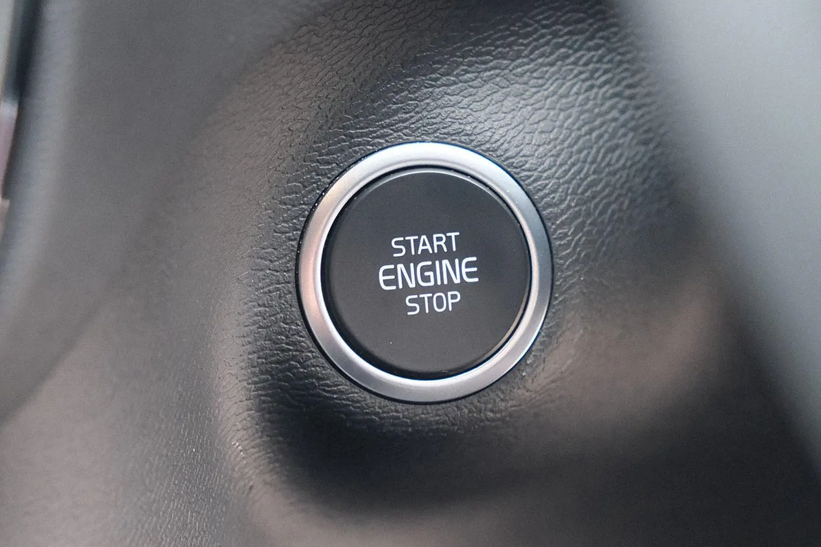 2021 Volvo XC40 Gallery Image 15