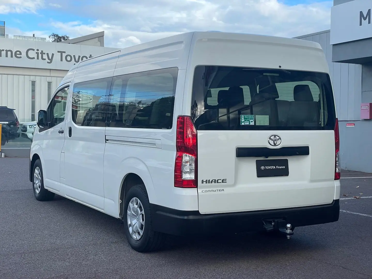 2019 Toyota Hiace Gallery Image 7