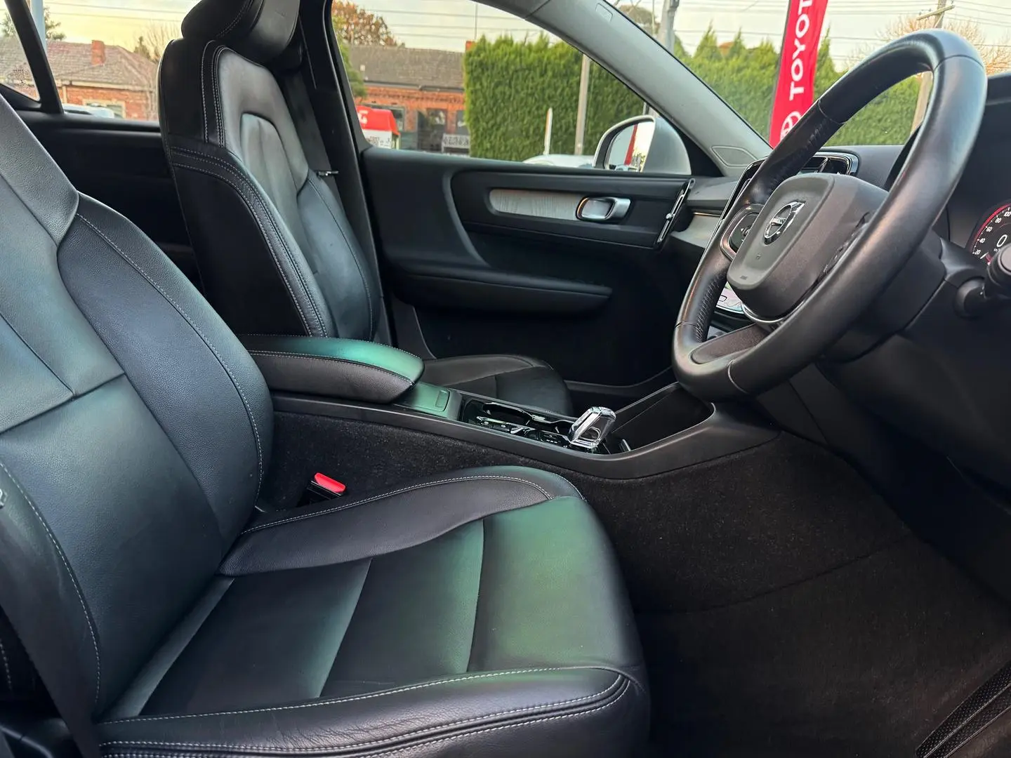 2018 Volvo XC40 Gallery Image 12