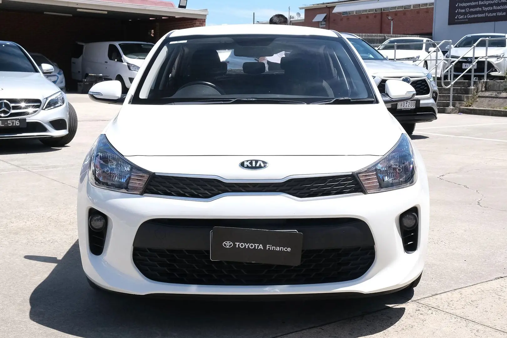 2019 Kia Rio Gallery Image 3