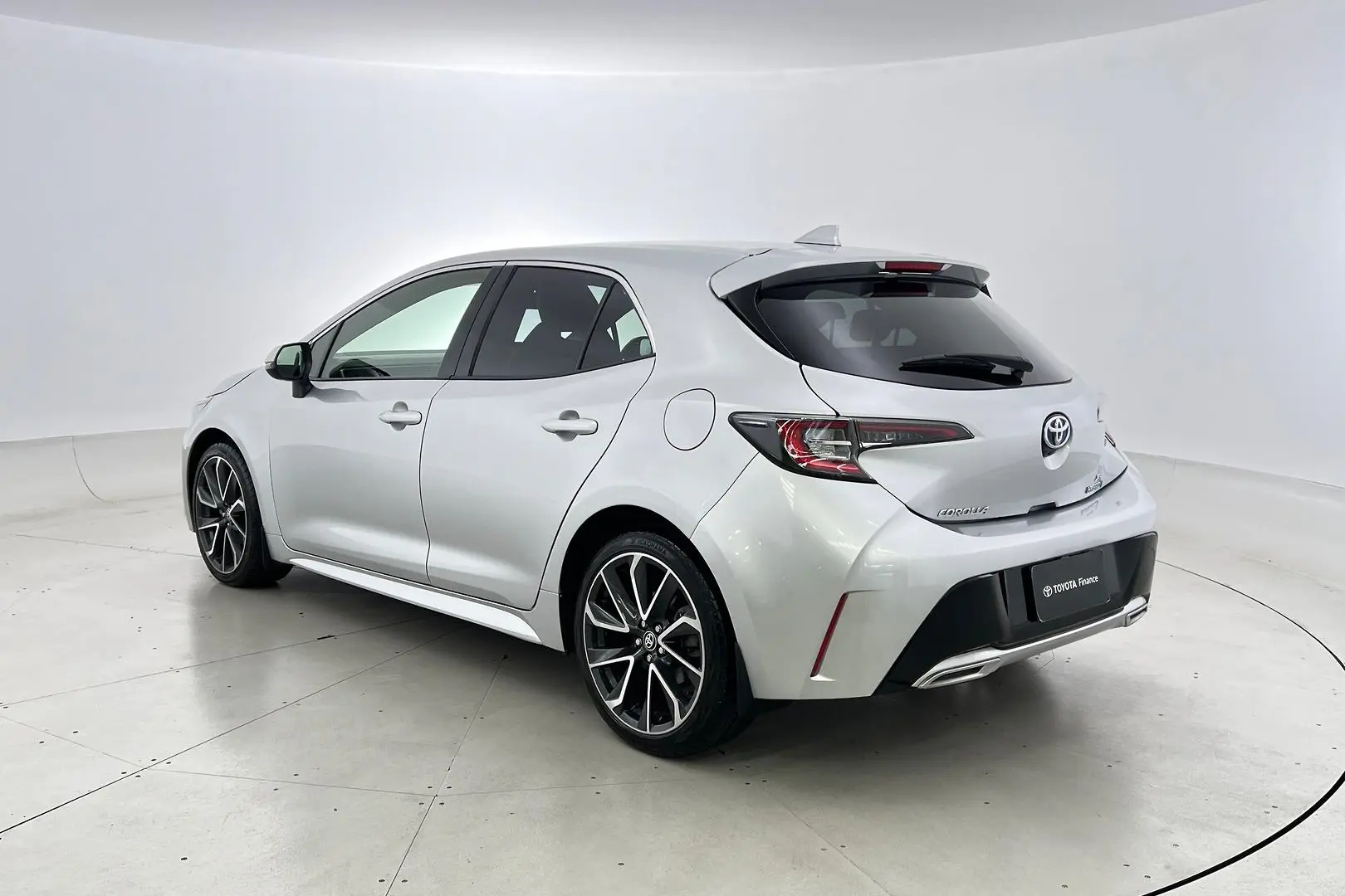 2019 Toyota Corolla Gallery Image 2