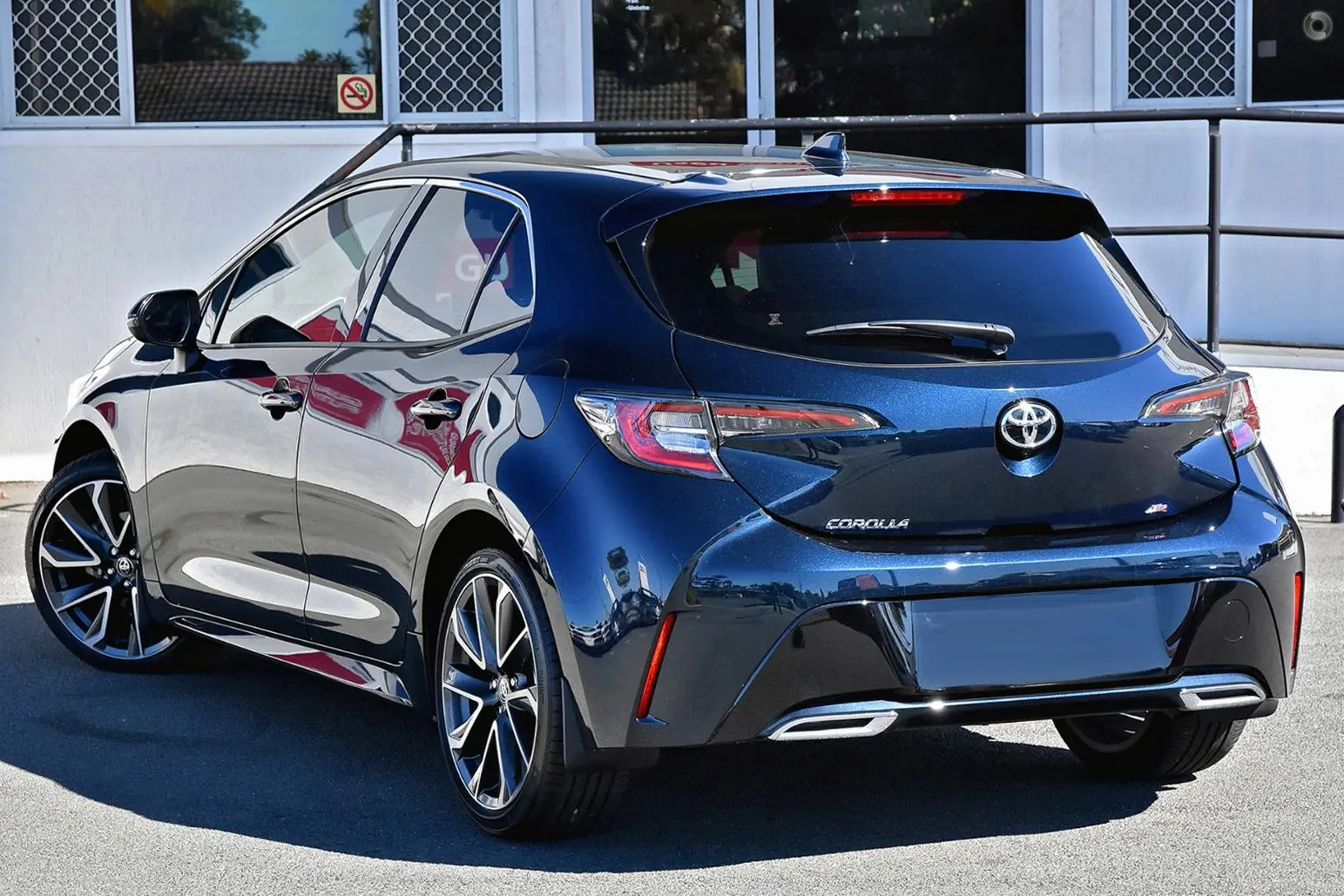 2019 Toyota Corolla Gallery Image 3