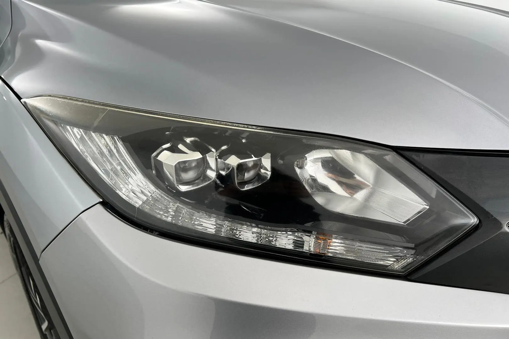 2016 Honda HR-V Gallery Image 2