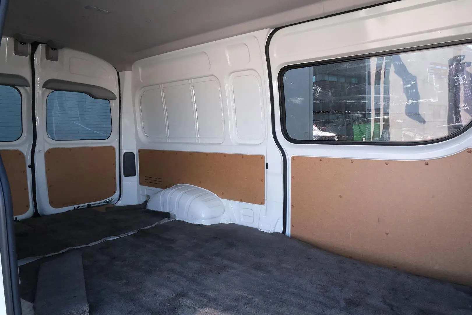 2023 Toyota Hiace Gallery Image 22