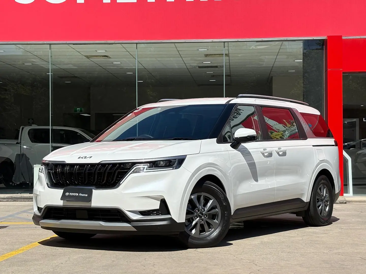 2022 Kia Carnival Gallery Image 4