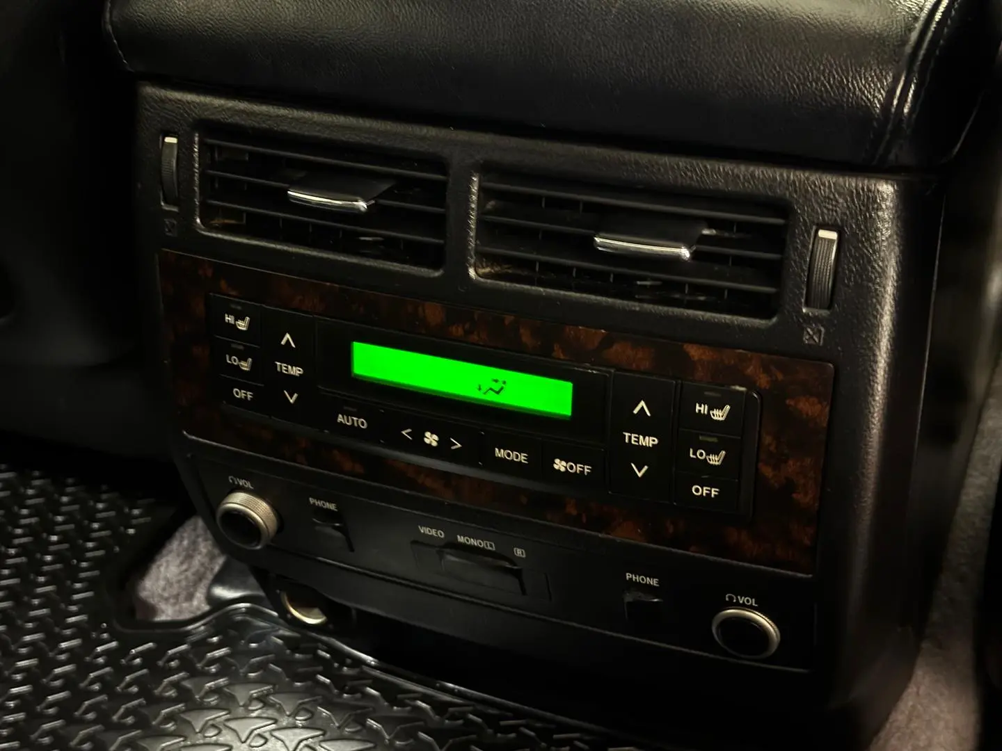 2013 Toyota Landcruiser Gallery Image 15