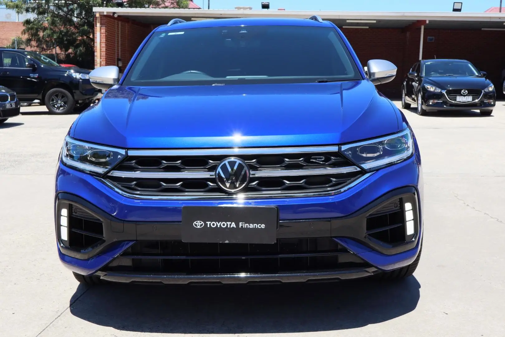 2022 Volkswagen T-Roc Gallery Image 2